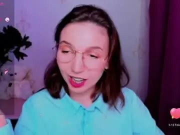 Chaturbate Live Sex Cam of kindhazelhere_
