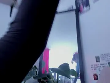 Chaturbate Free Live Porn of little_emilyd