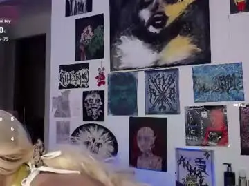 Chaturbate Live Sex Cam of melisavelvet