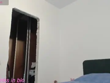Chaturbate Live Sex Cam of bam_bi