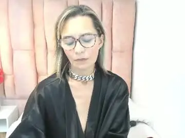 Chaturbate Best Webcam of issa_milf__