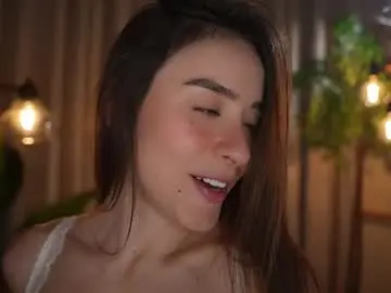 Chaturbate Free Live Porn of emyii