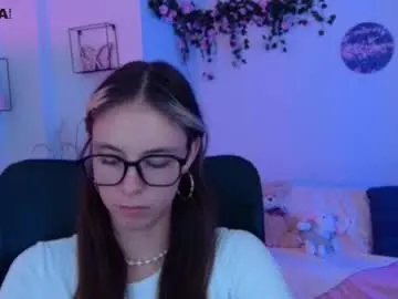 Chaturbate Live Sex Cam of caroline_rosee_