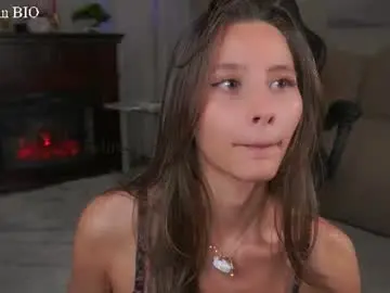 Chaturbate Watch Live Sex Cams of falinecrosthwaite