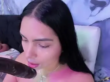 Chaturbate Watch Live Sex Cams of evelinn_belen