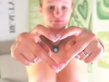 Chaturbate Best live sex cam show of emilyhewell