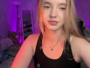 Chaturbate Live Sex Cam of itsevedarkside_