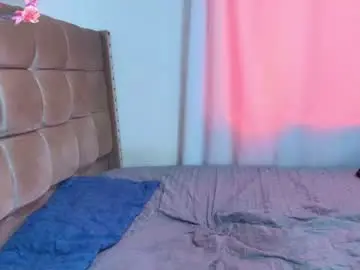 Chaturbate Live Sex Cam of cloverrmoon