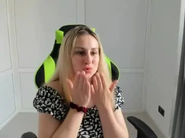Chaturbate Free Live Porn of julia_sunshinee