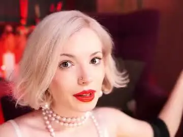 Chaturbate Live Sex Cam of vinyl_kiss
