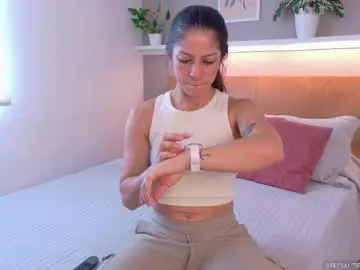 Chaturbate Live Sex Cam of sarah_rayy