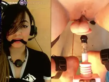 Chaturbate Watch Live Sex Cams of lauriss_
