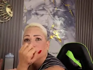 Chaturbate Live Sex Cam of gianellacox
