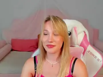 Chaturbate Nude Webcam of elaravoltage