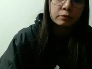 Chaturbate Live Sex Cam of wolfs_daughter