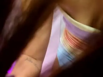 Chaturbate Live Porn of shaira_07_