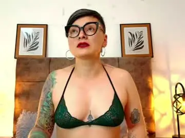 Chaturbate Live Sex Cam of kat_paradisse