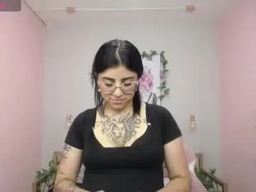 Chaturbate Sex Cam of adri_gomez_1