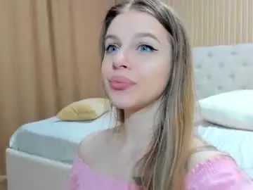 Chaturbate Nude Webcam of mila_polly_and_forester