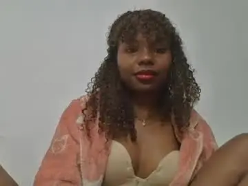 Chaturbate Adult Video Chat of rosalinda933