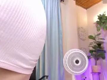 Chaturbate Live Sex Cam of chloerossee