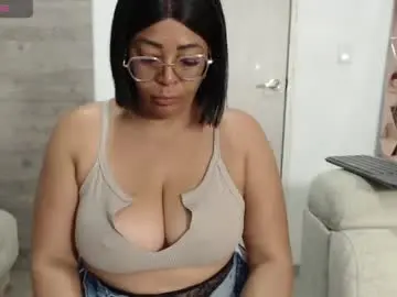 Chaturbate Live Sex Cam of ambarsofhia