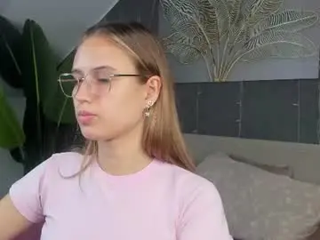 Chaturbate Free Live Porn of miaa_hill