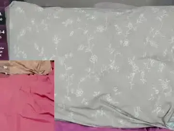 Chaturbate Live Sex Cam of miaa_hill
