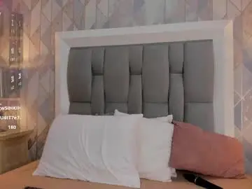 Chaturbate Nude Webcam of zharia_lux25