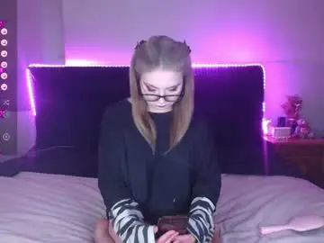 Chaturbate Live Sex Cam of shysweetrish