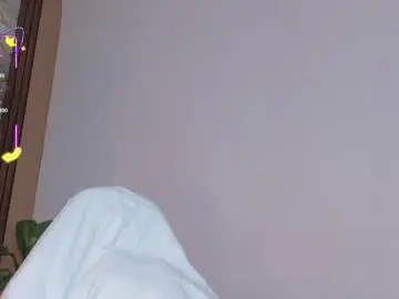 Chaturbate Live Sex Cam of ahvi_ebony