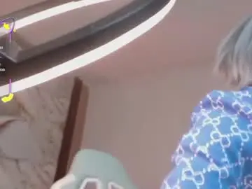 Chaturbate Best live sex cam show of ahvi_ebony