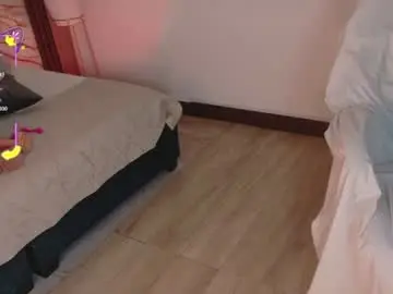 Chaturbate Live Sex Cam of ahvi_ebony