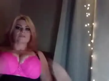 Chaturbate Live Sex Cam of cherrygirlmilf
