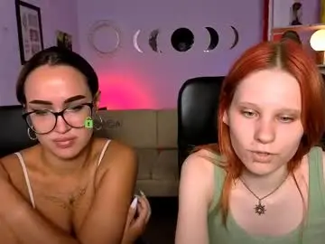 Chaturbate Live Sex Cam of elly_wave