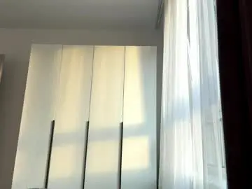 Chaturbate Live Sex Cam of kyragraise