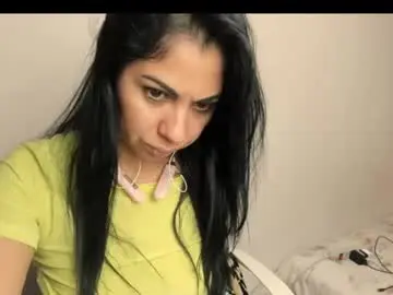 Chaturbate Free Porn Cam of saralunabella02