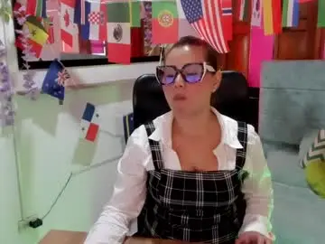 Chaturbate Live Sex Cam of julieta_star69