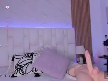 Chaturbate Live Sex Cam of isabella_whiite