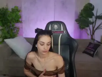 Chaturbate Nude Webcam of kira0541