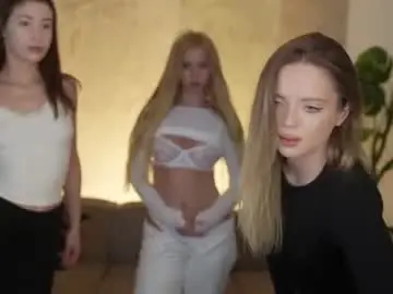 Chaturbate Live Sex Cam of kira0541
