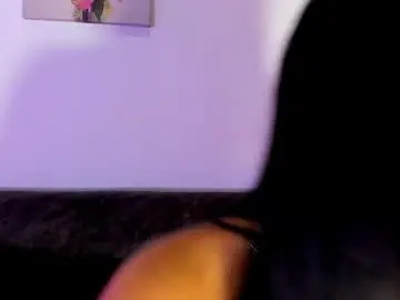 Chaturbate Live Sex Cam of sagirabelle