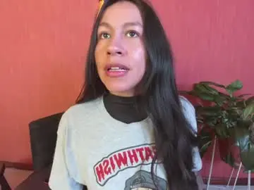 Chaturbate Live Sex Cam of emigomez_