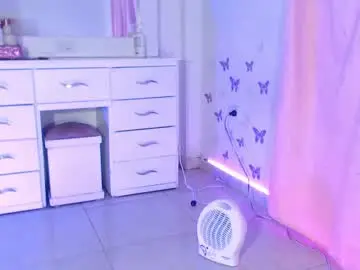 Chaturbate Live Sex of april_sexycurvy