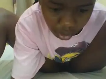 Chaturbate Live Sex of queenleona61