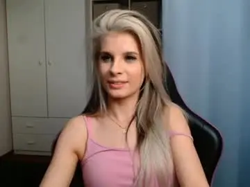 Chaturbate Nude Webcam of kristineamore