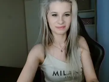 Chaturbate Nude Webcam of kristineamore