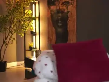 Chaturbate Live Sex Cam of evelyn_evyy
