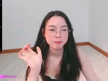 Chaturbate Live Sex Cam of happyluckyrose