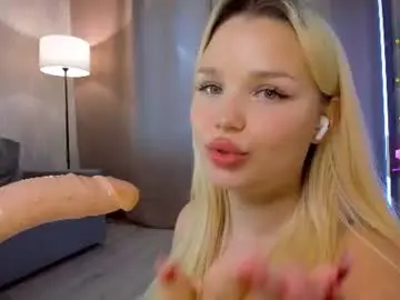 Chaturbate Live Sex Cam of nerdy_freyua
